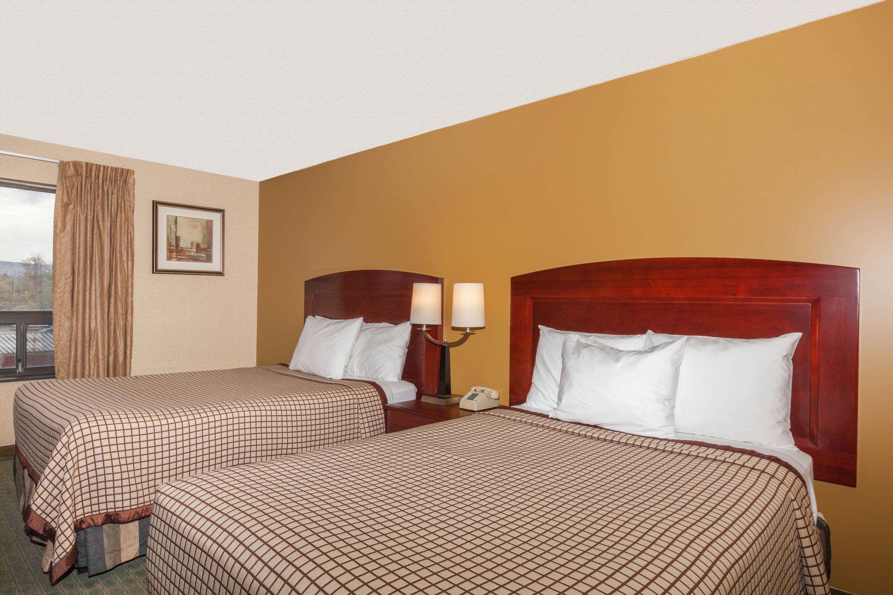 Days Inn By Wyndham Utica Exterior foto