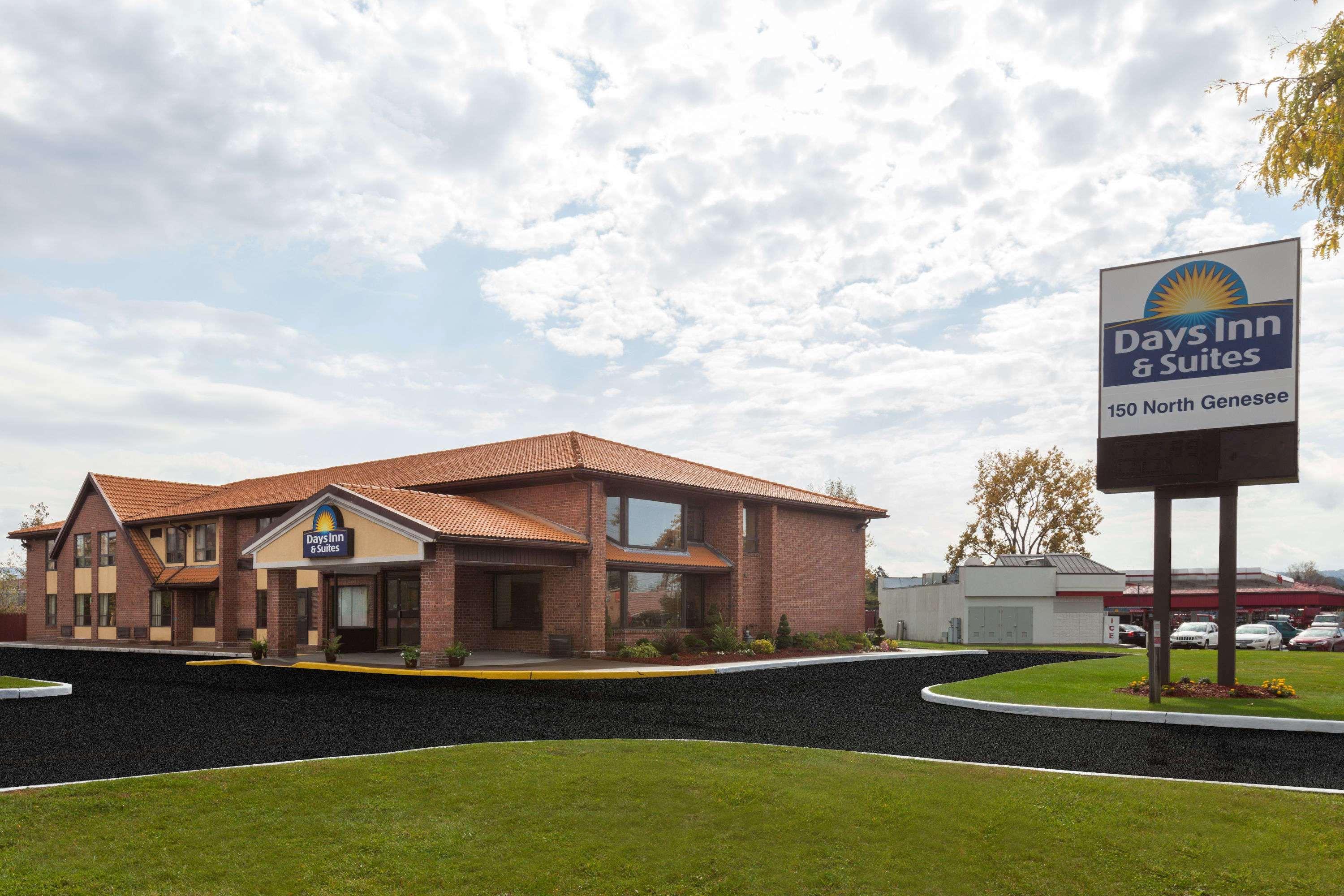 Days Inn By Wyndham Utica Exterior foto